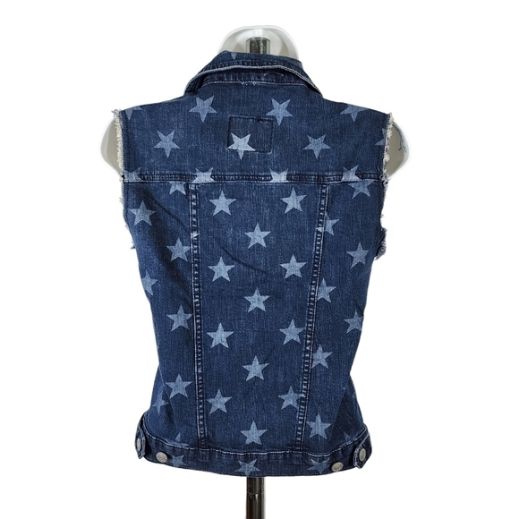 ROCK & REPUBLIC STARS DENIM SLEEVELESS JACKET - Picture 2 of 6